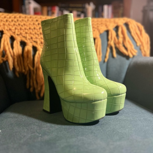 Azalea Wang Cheryl Green Platform Booties Size 7 - Picture 2 of 5